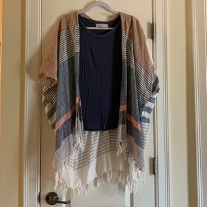 Cover up and sleeveless shirt 2 pieces